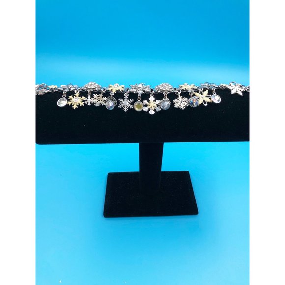 Kirks Folly " Flurries" Snowflake Charm Bracelet - Picture 5 of 5